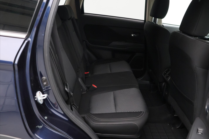 Mitsubishi Outlander 2,0 INTENSE MIVEC 110kW CVT 2WD