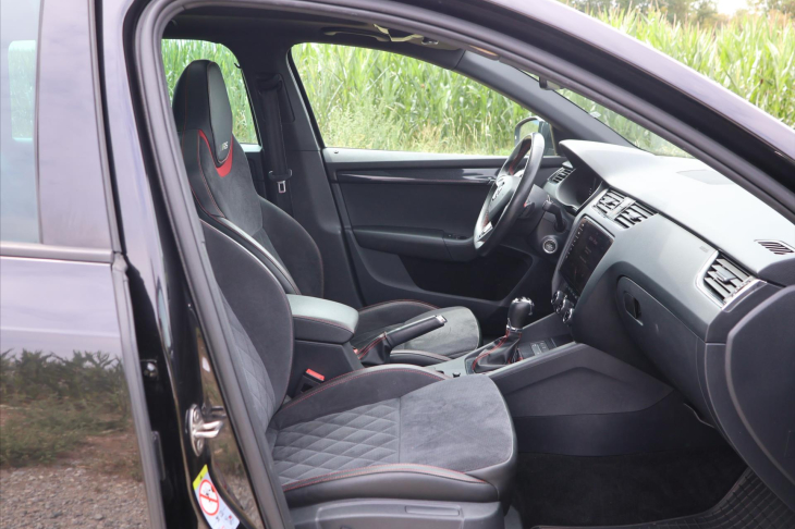 Škoda Octavia 2,0 TDI RS 4x4 DSG Virtual LED