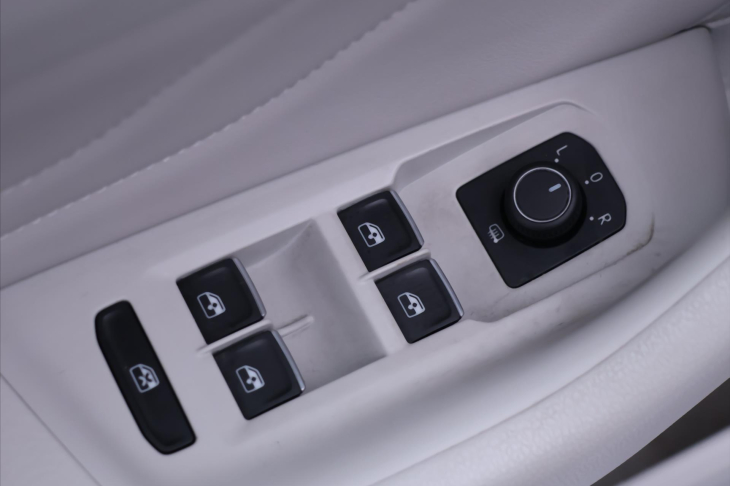 Volkswagen Passat 2,0 TDI CZ Elegance Kůže DPH
