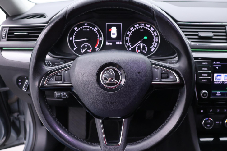 Škoda Superb 2,0 TDI 140kW DSG Style Kůže