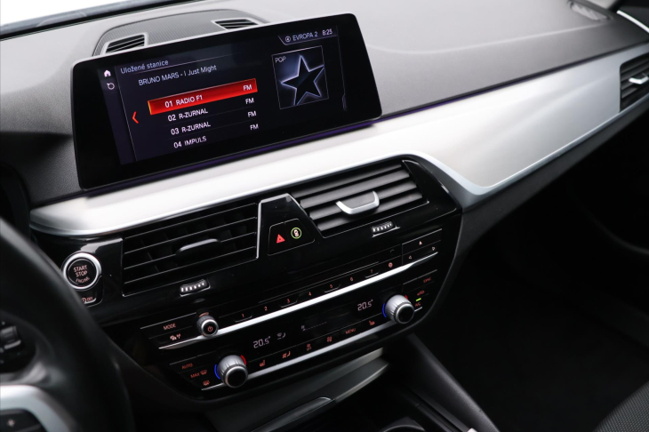 BMW Řada 5 3,0 530d 195kW Aut. Sport Line