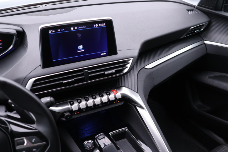 Peugeot 3008 1,2 PT 96kW Aut. CZ DPH 1.Maj.