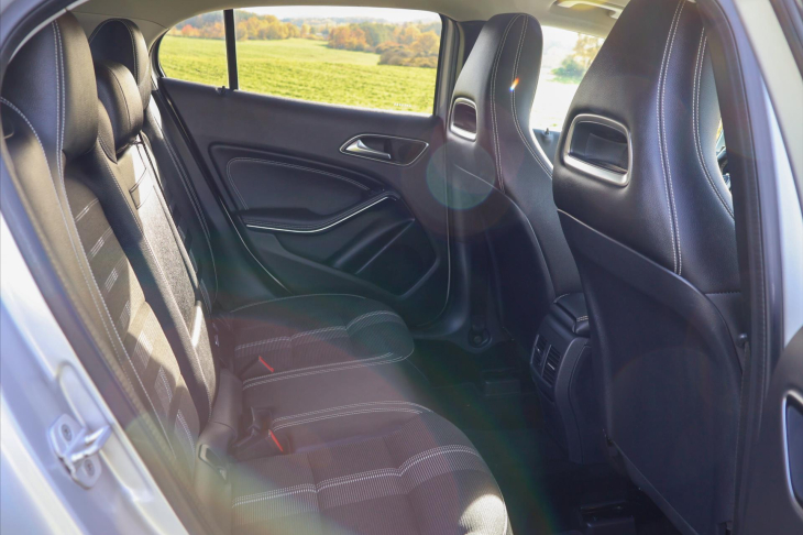 Mercedes-Benz GLA 2,1 220d 4Matic Aut. CZ LED