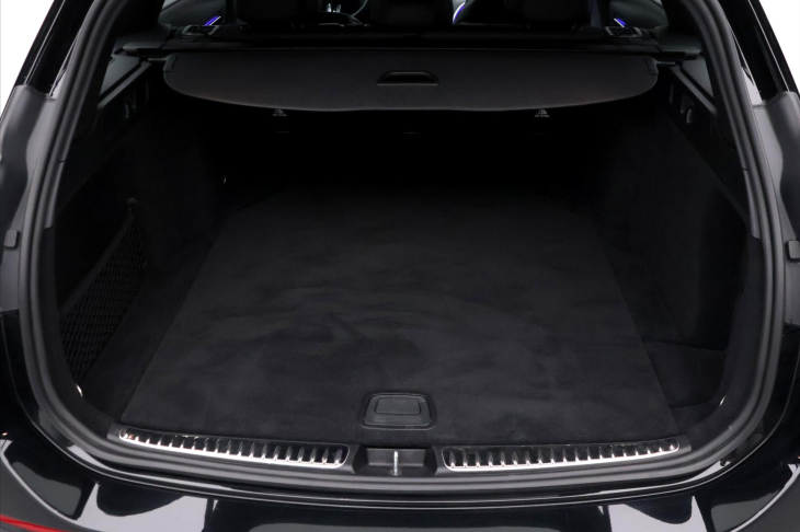 Mercedes-Benz Třídy C 2.0 220d 147kW AMG-Line