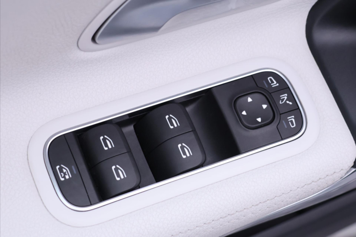 Mercedes-Benz Třídy A 1,3 200 120kW Aut. CZ kůže DPH