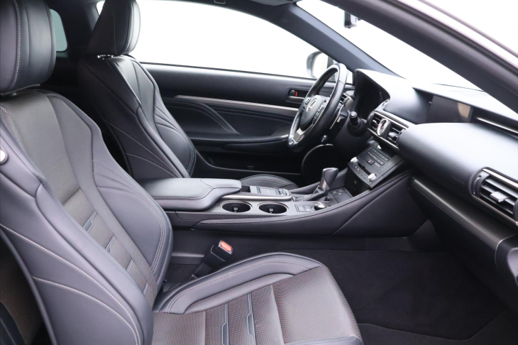 Lexus RC 300h 2,5 133kW F-Sport Navi CZ