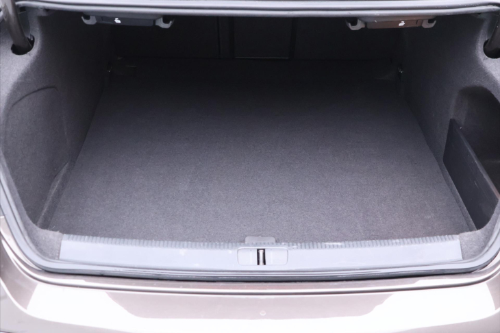 Volkswagen CC 2,0 TDI 130kW DSG 4M CZ