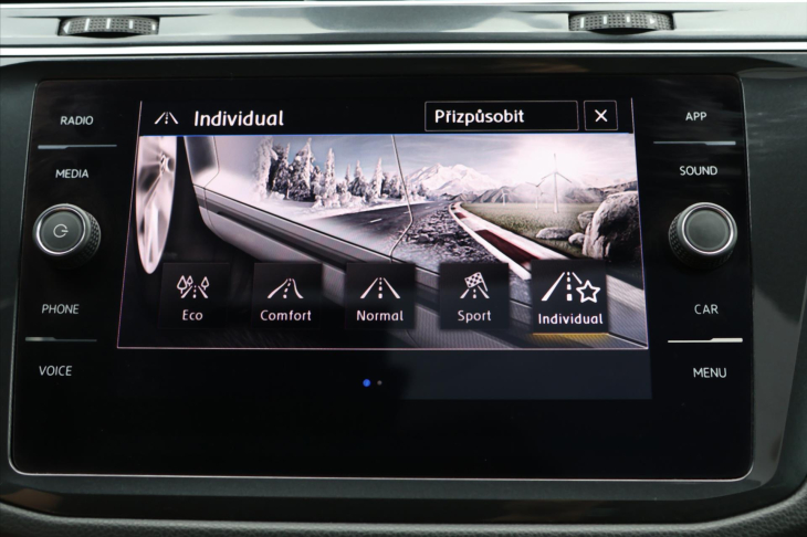 Volkswagen Tiguan 2,0 TDI DSG 4x4 CZ DPH R-Line