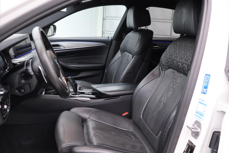 BMW Řada 5 3,0 530d 195kW xDrive CZ