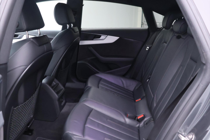 Audi A5 3.0 TDI 210kW quattro DPH CZ