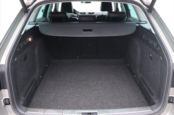 Škoda Superb 2,0 TDI 140kW 4x4 DSG Style CZ