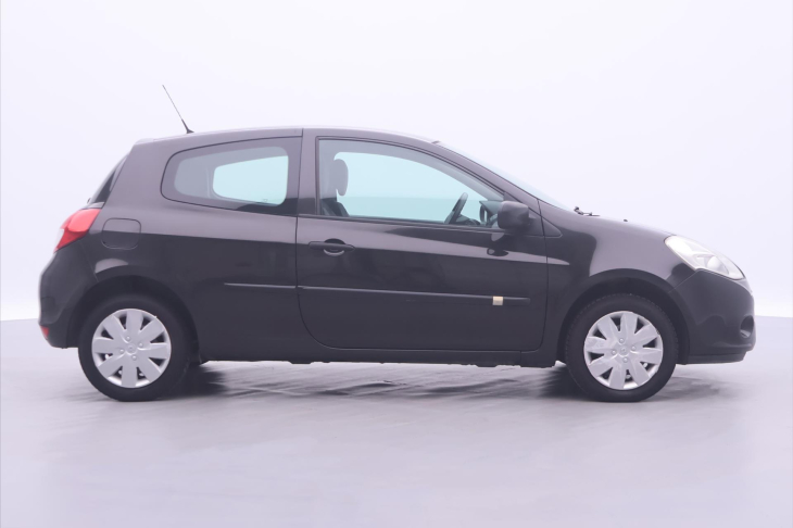 Renault Clio 1,2 i CZ 1.Majitel 9'250km
