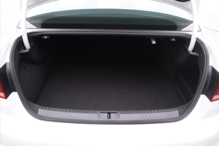 Volkswagen Passat 2.0 TDI 147kW DSG CZ Elegance