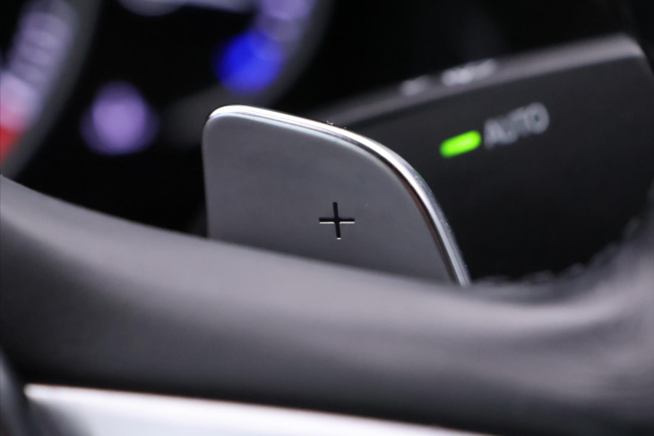 BMW Řada 7 4,4 750i 330kW xDrive DPH