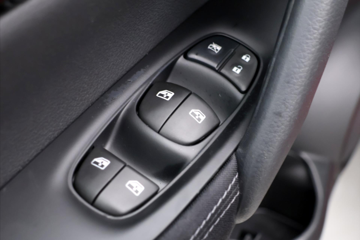 Nissan Qashqai 1,3 DIG-T 116kW DCT Shiro