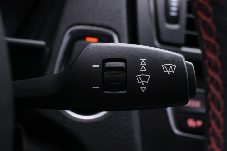 BMW Řada 1 1,6 116i 100kW Aut. Sport Xenon