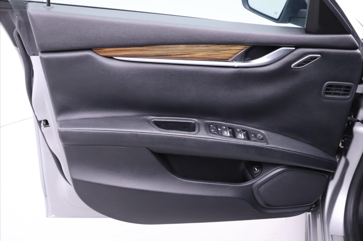 Maserati Ghibli 3,0 i 302kw 4X4 Q4