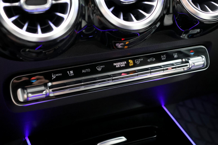 Mercedes-Benz GLB 2.0 200d 110kW AMG Line FULL LED