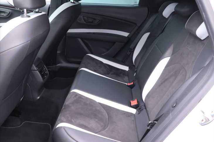 Seat Leon 2,0 TSI DSG Cupra 206kW LED CZ