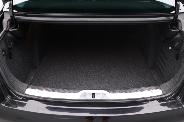 Škoda Superb 2.0 TDI 125kW Elegance CZ