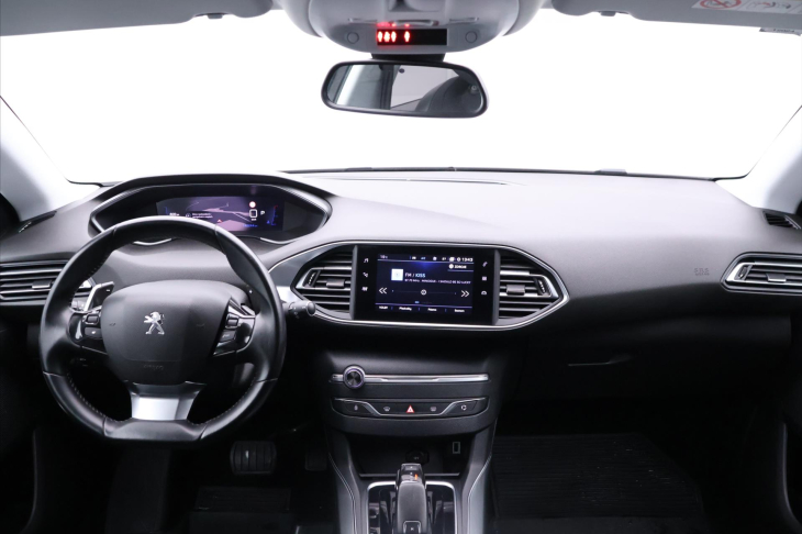 Peugeot 308 1,5 BlueHDI SW Allure Aut CZ DPH