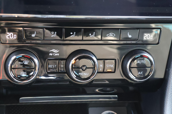Škoda Superb 2,0 TDI DSG Sportline LED DPH