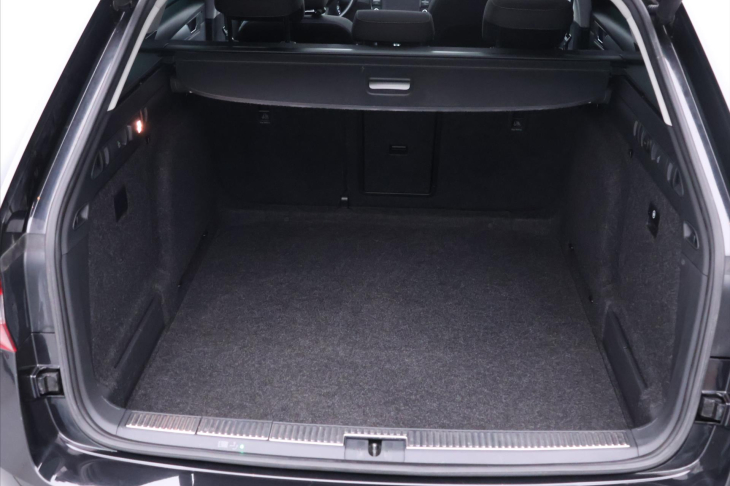 Škoda Superb 1,6 TDI DSG Style Panorama
