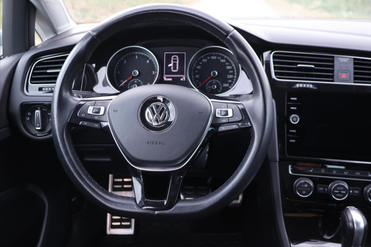 Volkswagen Golf 2.0 TDI 110kW DSG LED Join Tažné