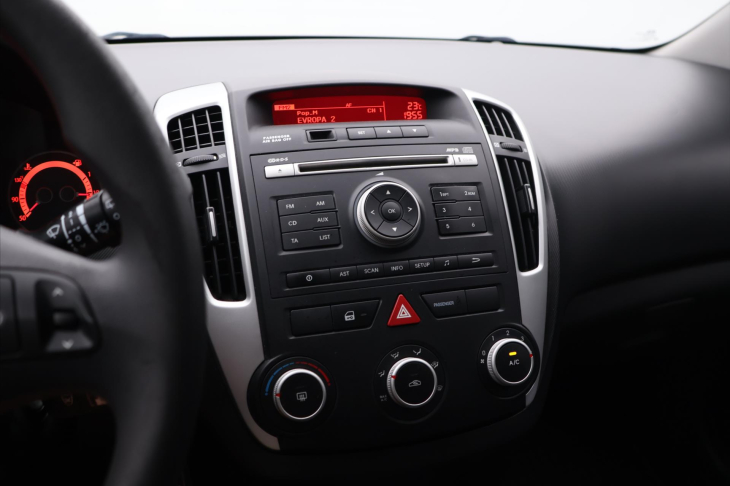 Kia Ceed 1,4 CVVT 77kW Klima CZ