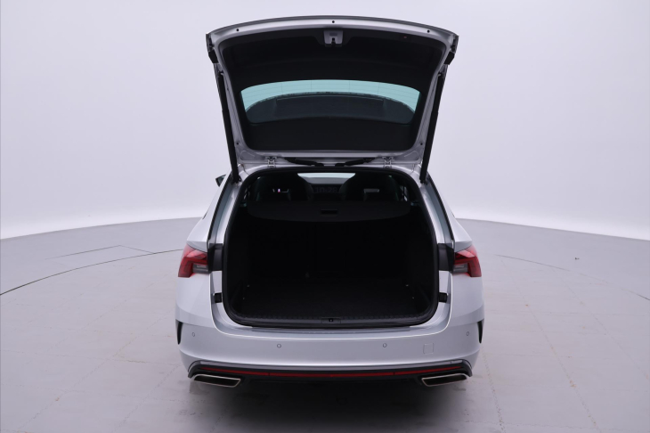 Škoda Octavia 2,0 TSI 180kW DSG Matrix DPH RS