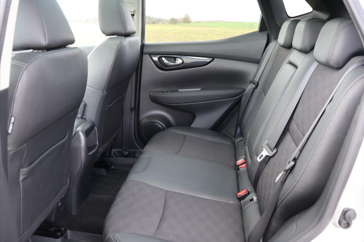 Nissan Qashqai 1,2 DiG-T 85 kW Panorama Tekna