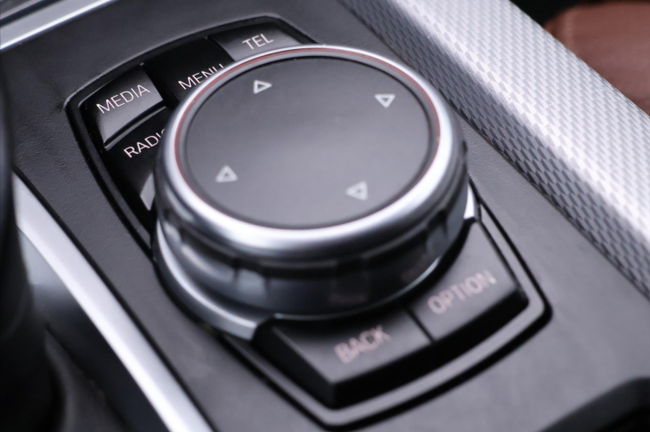 BMW X5 3,0 40d 230kW xD CZ M Paket DPH