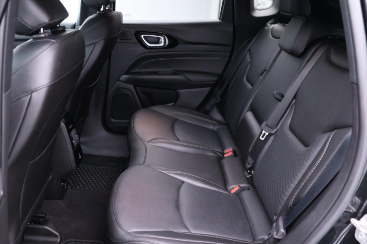 Jeep Compass 1,3 T-GDI Aut. Limited DPH 1.Maj