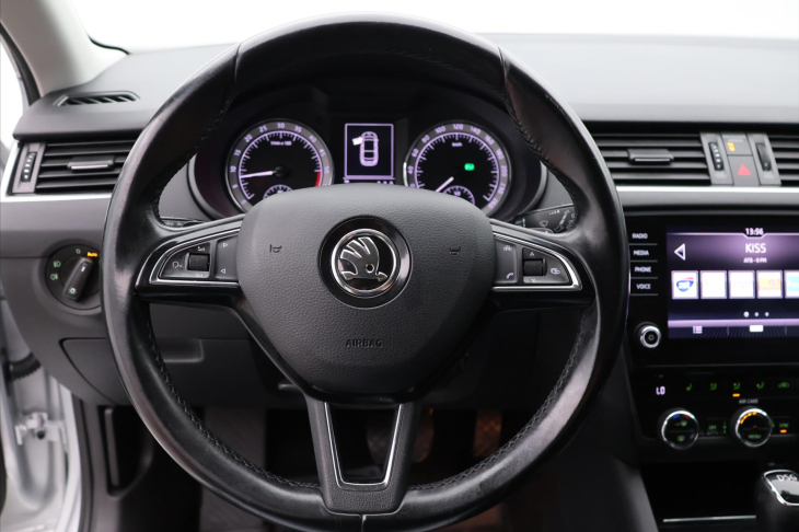 Škoda Octavia 1,6 TDI 85kW DSG CZ Style DPH