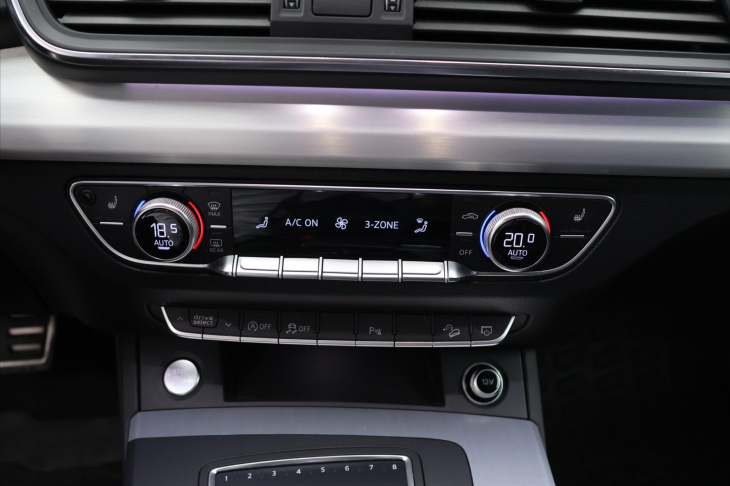 Audi Q5 2,0 TDI 140kW 4X4 Tažné CZ LED