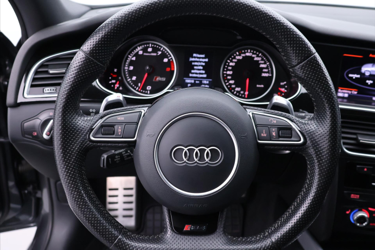 Audi RS 4 4.2 FSI V8 331kW 1.Maj Serviska