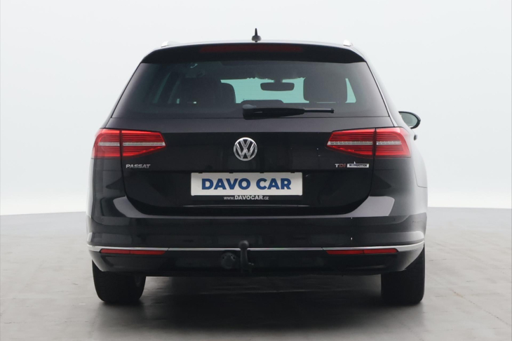 Volkswagen Passat 1,6 TDI Highline Tažné Panorama
