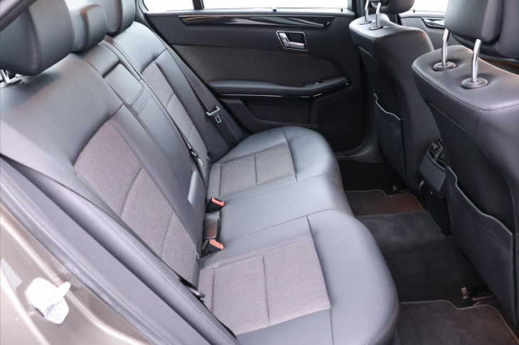 Mercedes-Benz Třídy E 3,0 300CDI 150kW Aut. Kůže