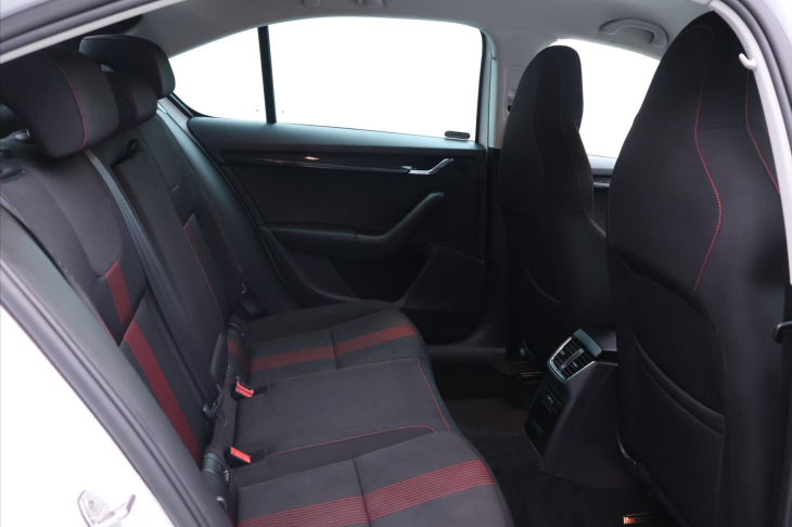 Škoda Octavia 2,0 TDI 110kW DSG Style-Sport