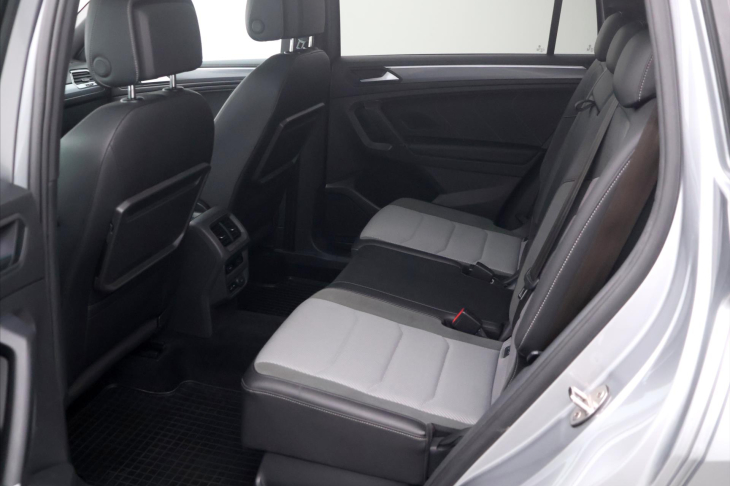 Volkswagen Tiguan 2,0 TDI 140kW 4M DSG R-Line CZ