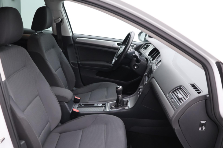 Volkswagen Golf 1,4 TSI 90kW Comfortline CZ
