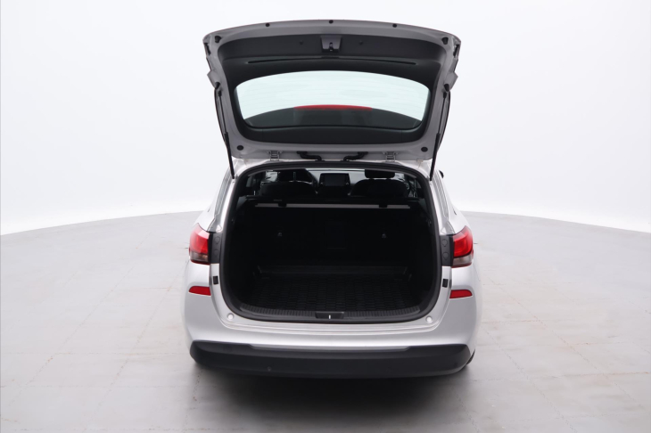 Hyundai i30 1,4 T-GDI 103kW DCT Navi LED
