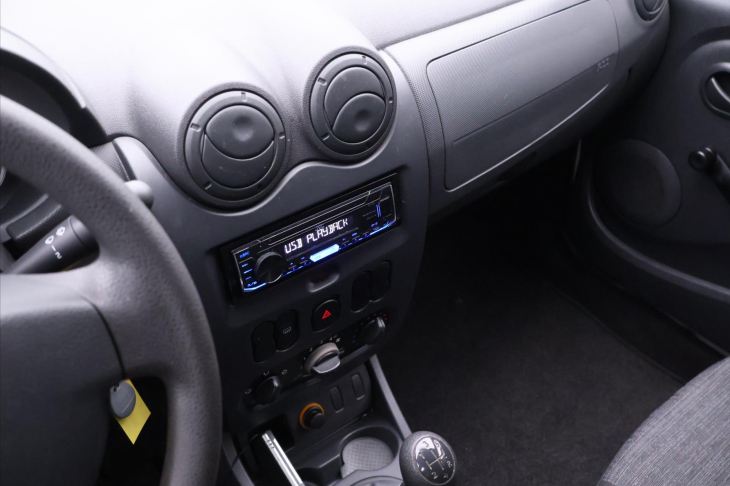 Dacia Duster 1,6 16V 77kW Serv.kn. Tažné