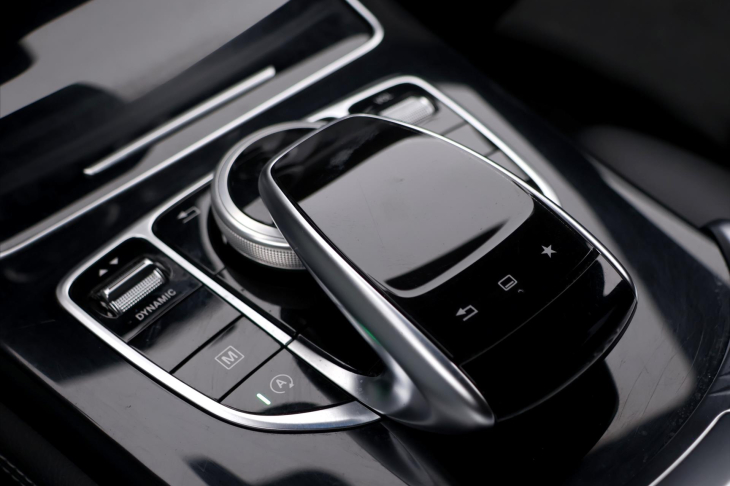 Mercedes-Benz GLC 2,0 250 4MATIC AMG LINE