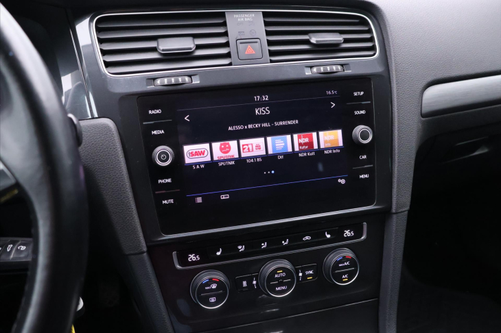 Volkswagen Golf 1,6 TDI LED DPH 1.Maj.