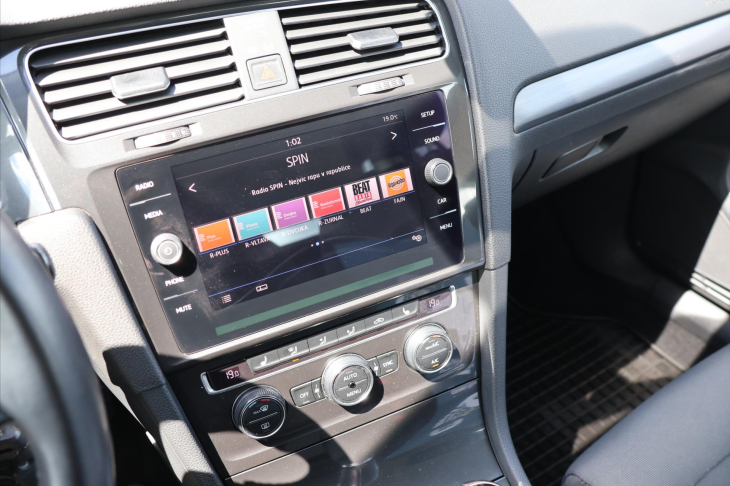 Volkswagen Golf 1,0 TSI 81kW CZ Comfort LED