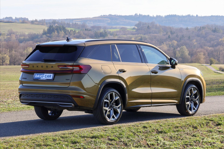 Škoda Kodiaq 2,0 TDI DSG 4x4 Sportline 7-Míst