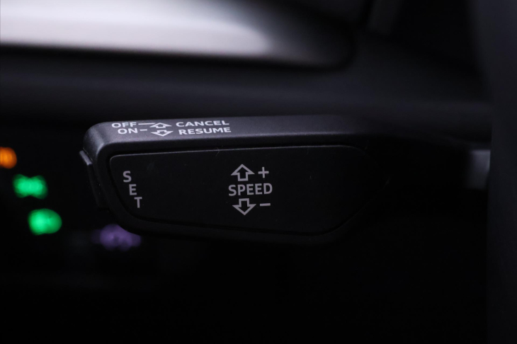 Audi A3 1,0 30TFSI S-line Virtual DPH