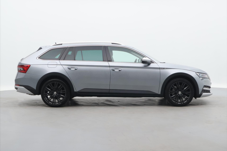 Škoda Superb 2,0 TSI 206kW Scout 4x4 DSG