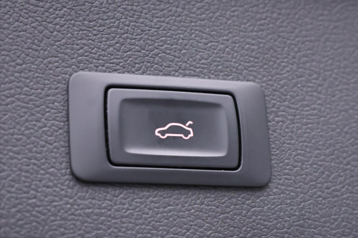 Audi A4 2,0 TDI 110kW quattro Aut.klima